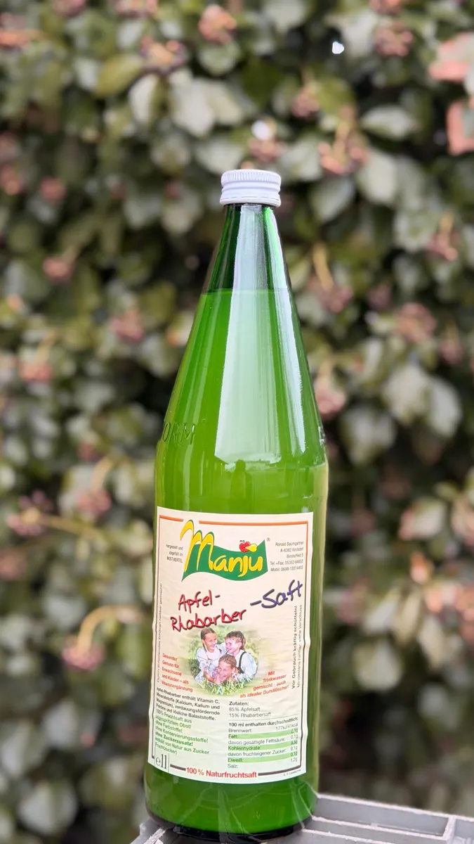 Manju Apfel-Rhabarbersaft in der 1-Liter-Flasche